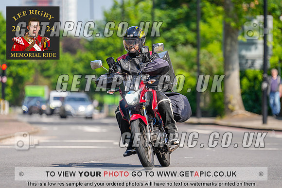 MW2405-4625-C_LOGO_ON_PHOTO
