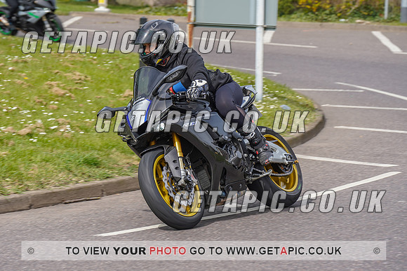 RS2204_6885