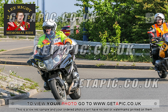 MWA2405-560-C_LOGO_ON_PHOTO