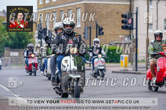 MW2505-20939_LOGO_ON_PHOTO