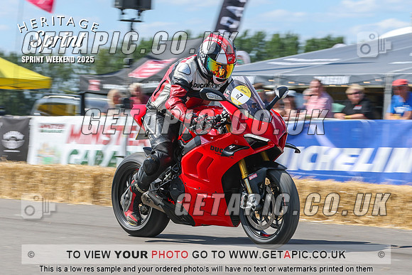 GP2508-5548-C_LOGO_ON_PHOTO