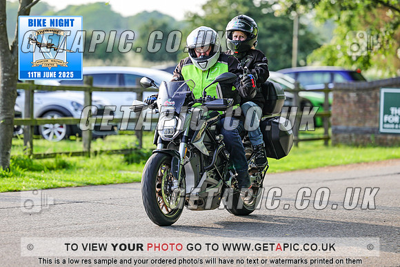 PR2506-07915_LOGO_ON_PHOTO