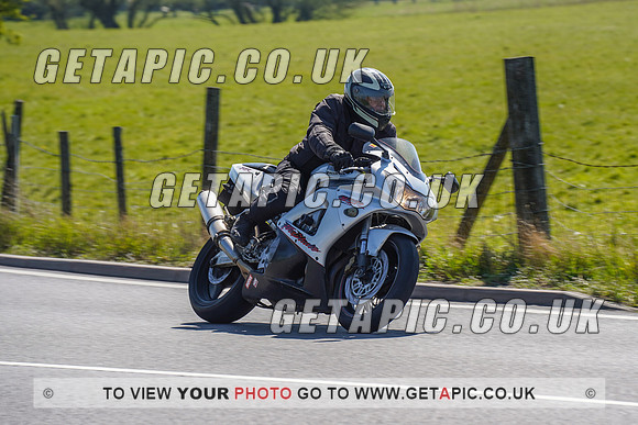 RS2204_2544