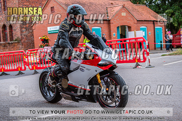 A-TW2508-0321_LOGO_ON_PHOTO