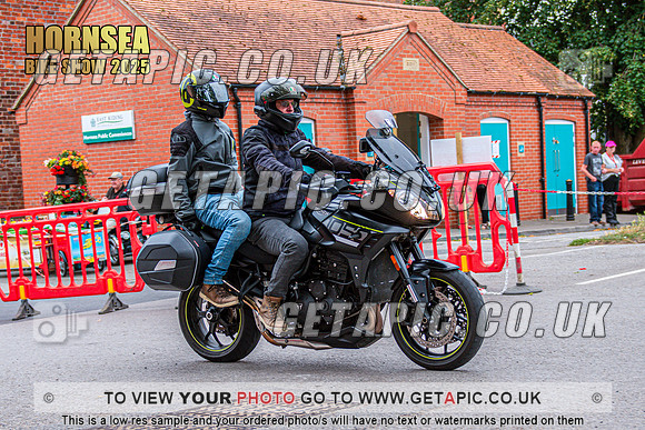 TW2508-0328_LOGO_ON_PHOTO