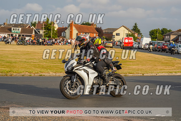 RS2207_8645