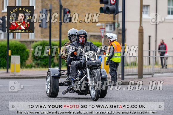 MW2505-20902_LOGO_ON_PHOTO