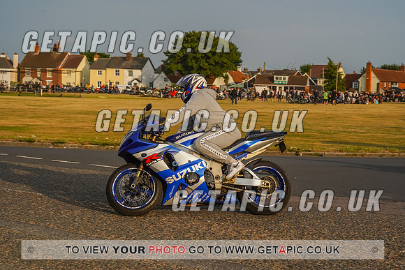 RS2207_8964