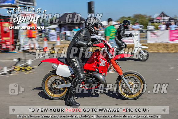 PR2408-02555-C_LOGO_ON_PHOTO