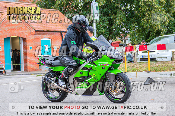 TW2508-1742_LOGO_ON_PHOTO