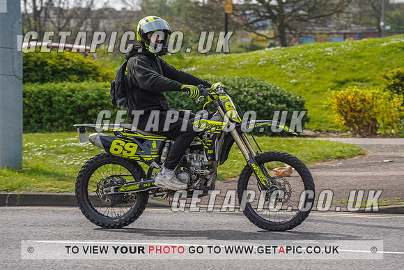 RS2204_3950