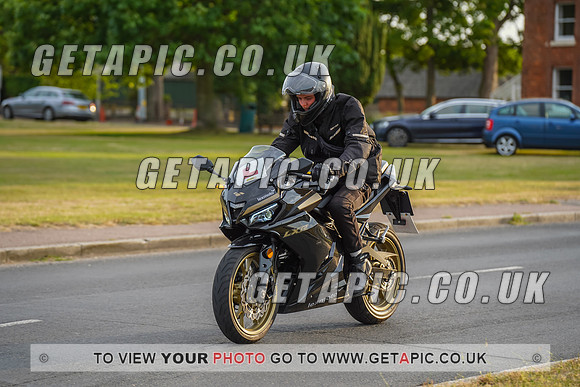 RS2207_9148