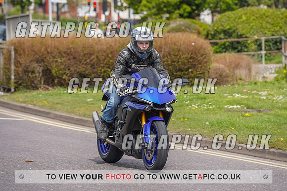 RS2204_6871