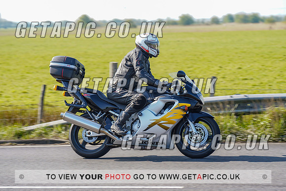 RS2204_2049