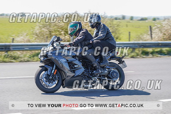 RS2204_2530