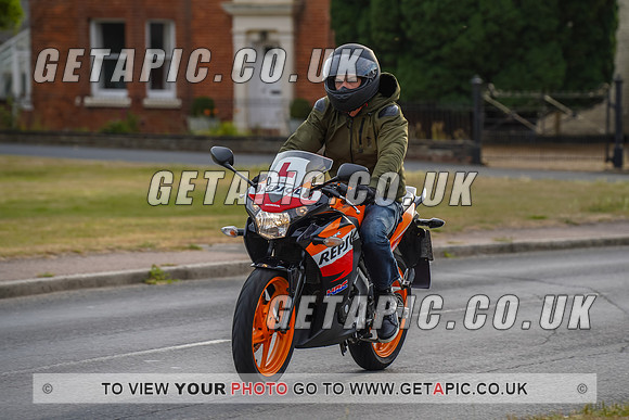 RS2207_7625