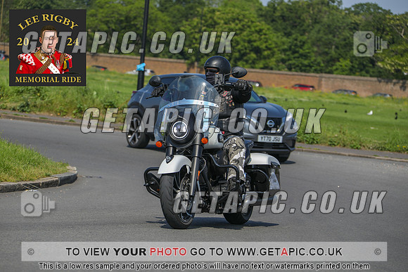 GP2405-4064_LOGO_ON_PHOTO