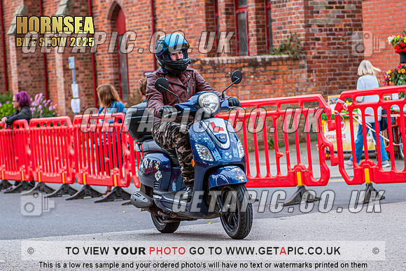 TW2508-0332_LOGO_ON_PHOTO