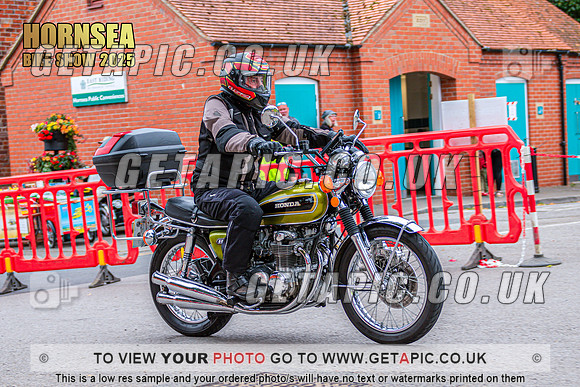 TW2508-0325_LOGO_ON_PHOTO