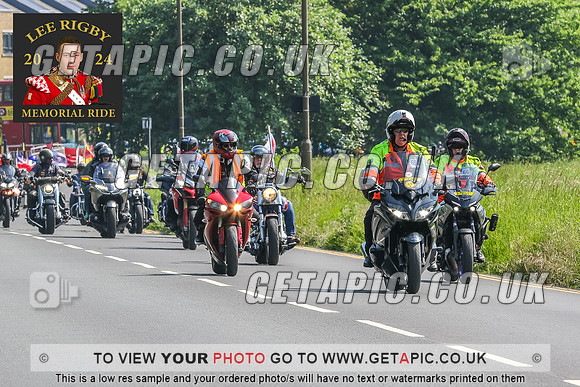 MWA2405-974-C_LOGO_ON_PHOTO