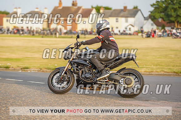 RS2207_9167
