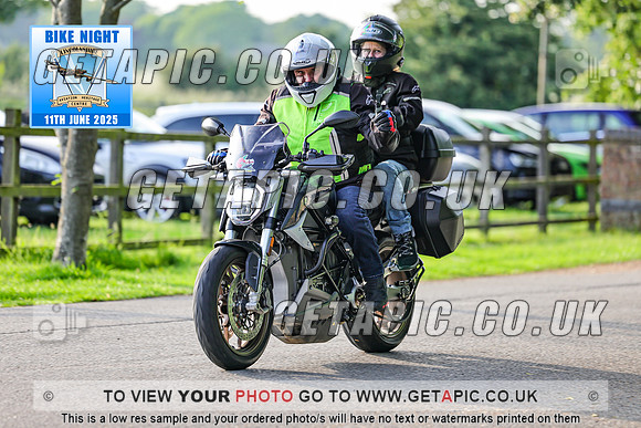 PR2506-07916_LOGO_ON_PHOTO