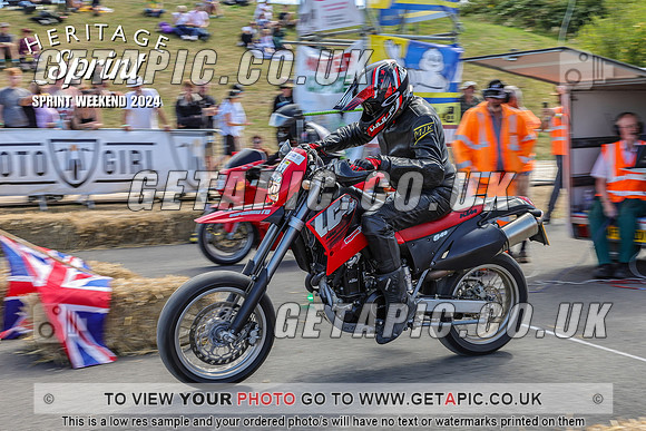 PR2408-01570-C_LOGO_ON_PHOTO