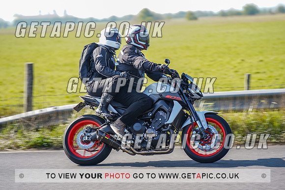 RS2204_2052
