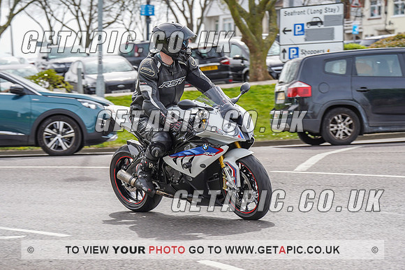 RS2204_9457