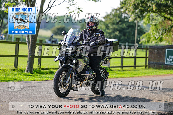 PR2506-06136_LOGO_ON_PHOTO
