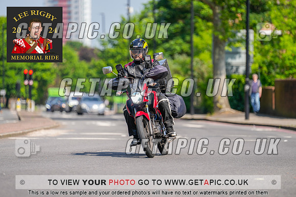 MW2405-4625_LOGO_ON_PHOTO