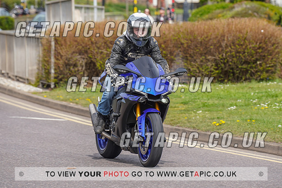 RS2204_6869
