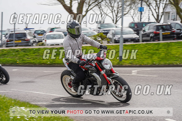 RS2204_10046