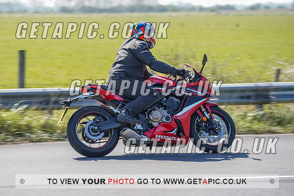RS2204_2520