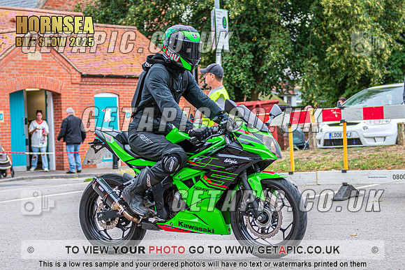 A-TW2508-1724_LOGO_ON_PHOTO