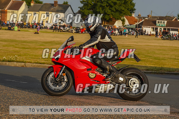 RS2207_8879
