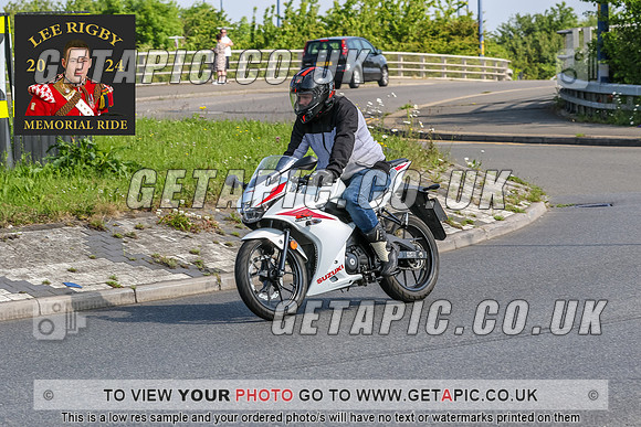 MWA2405-557_LOGO_ON_PHOTO