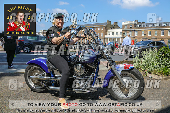 GP2405-5253_LOGO_ON_PHOTO