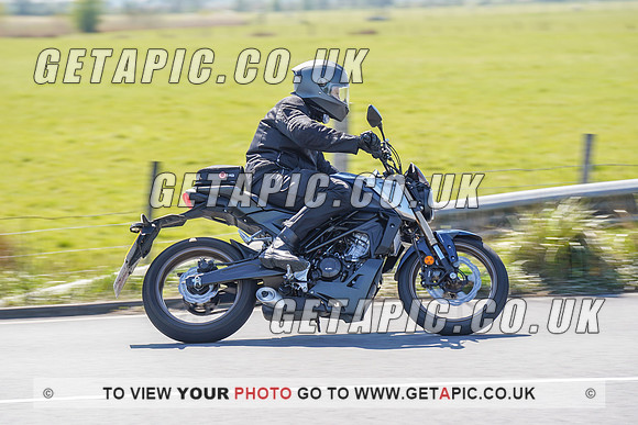 RS2204_2561