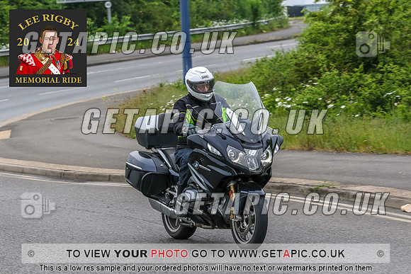 MWA2405-10_LOGO_ON_PHOTO