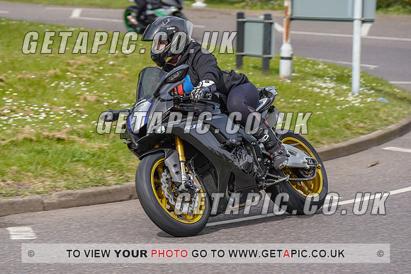 RS2204_6886