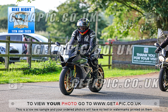PR2506-07110_LOGO_ON_PHOTO