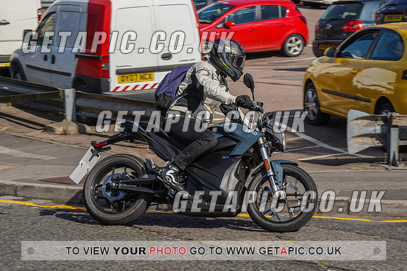 RS2207_3454