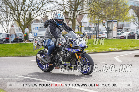 RS2204_10643