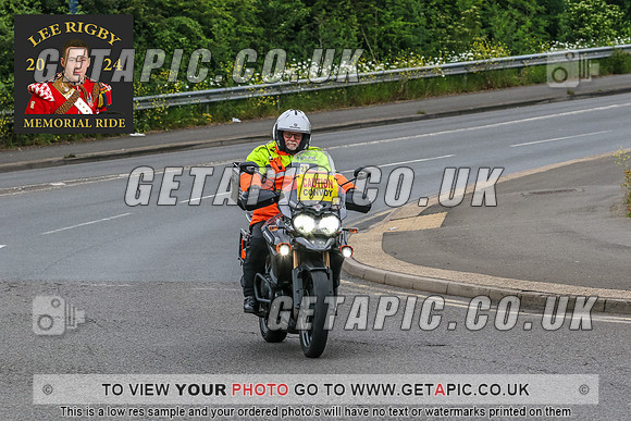 MWA2405-11_LOGO_ON_PHOTO