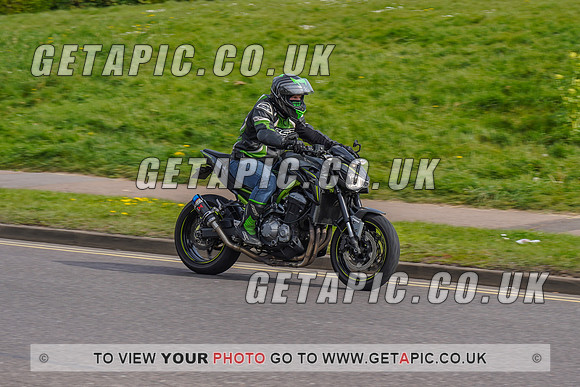 RS2204_3940