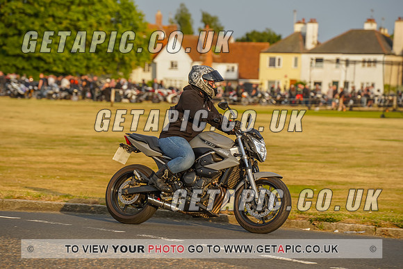 RS2207_9036