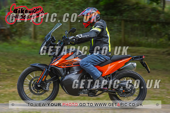 RS2207_1518_WITH_LOGO