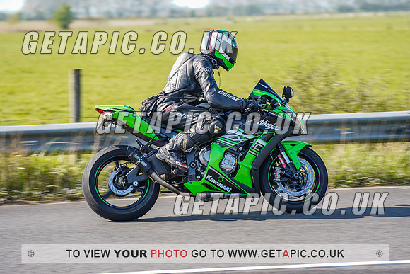 RS2204_2057