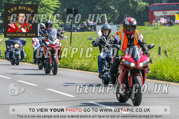 MWA2405-976-C_LOGO_ON_PHOTO